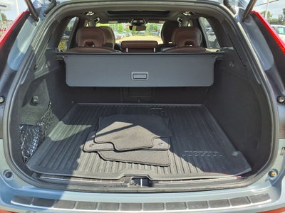 2023 Volvo XC60 B5 Ultimate Bright Theme