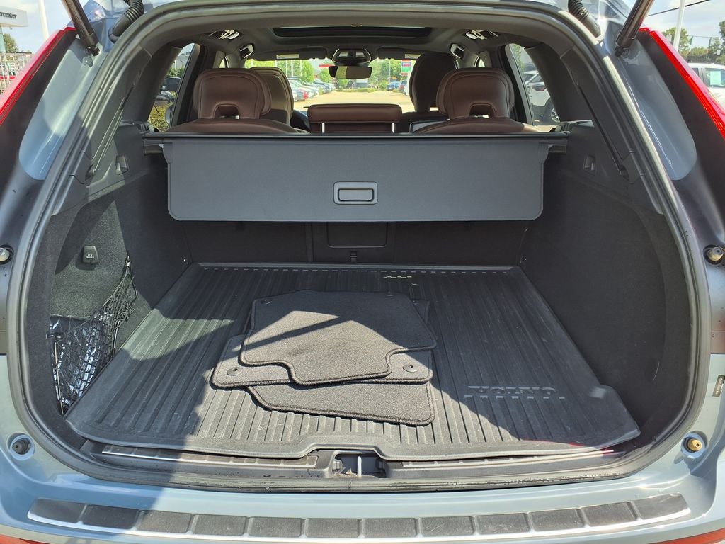 2023 Volvo XC60 B5 Ultimate Bright Theme
