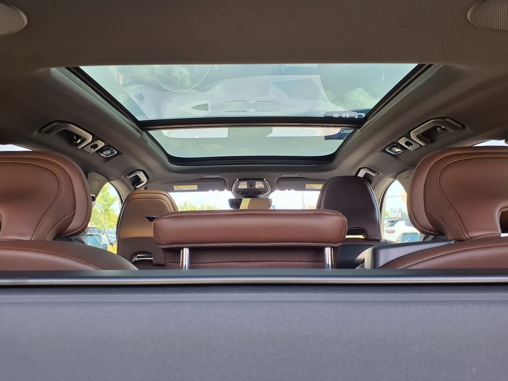 2023 Volvo XC60 B5 Ultimate Bright Theme