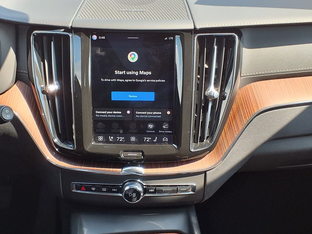 2023 Volvo XC60 B5 Ultimate Bright Theme