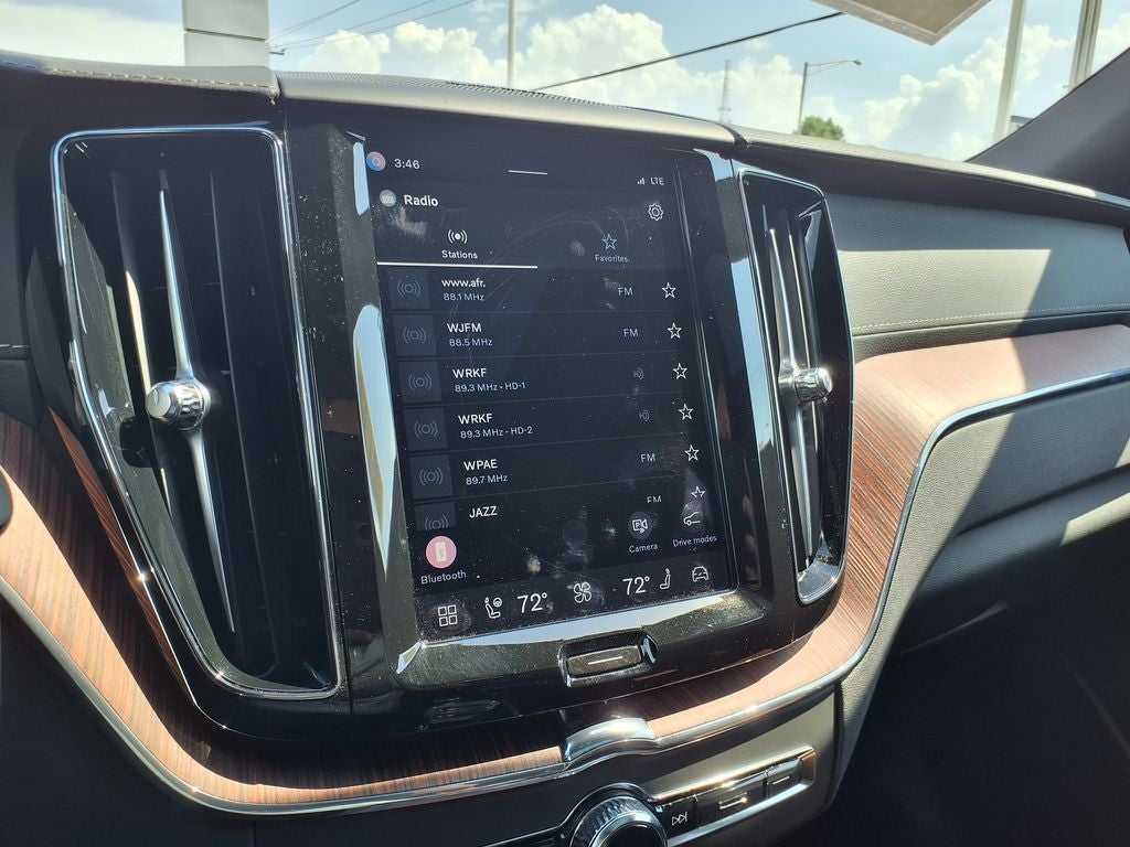 2023 Volvo XC60 B5 Ultimate Bright Theme