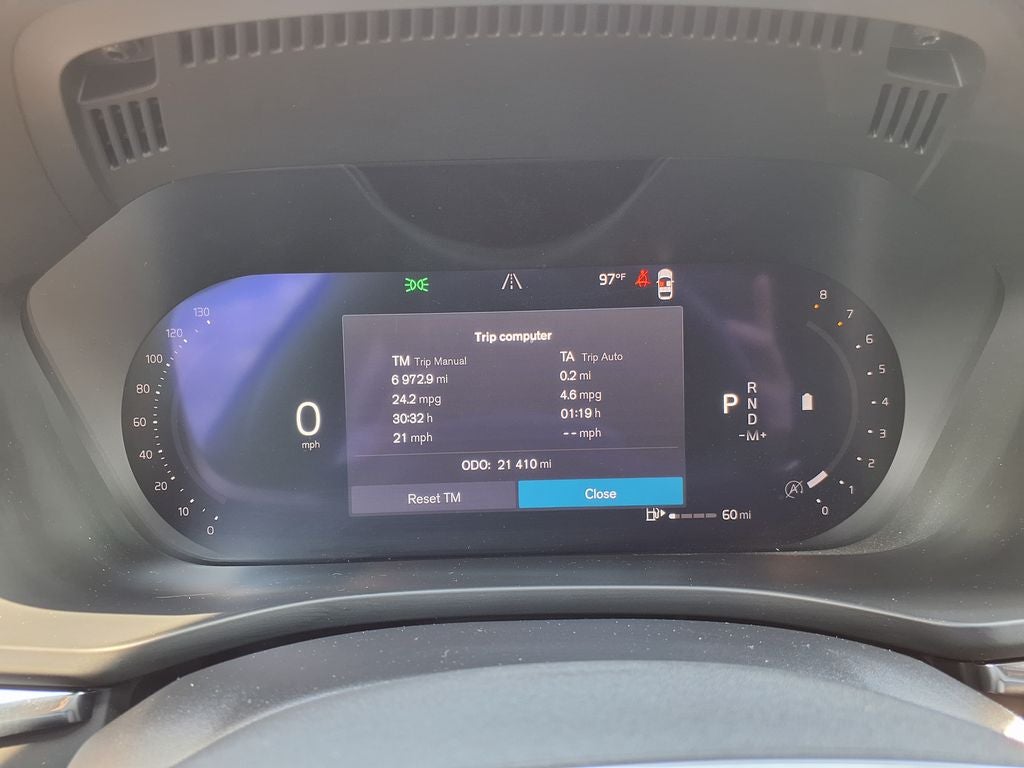 2023 Volvo XC60 B5 Ultimate Bright Theme