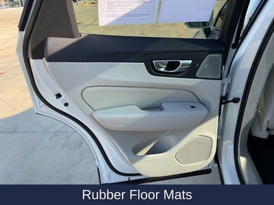 2023 Volvo XC60 B5 Ultimate Bright Theme