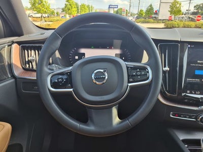 2023 Volvo XC60 B5 Ultimate Bright Theme