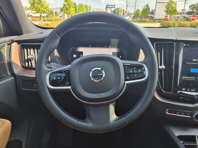 2023 Volvo XC60 B5 Ultimate Bright Theme