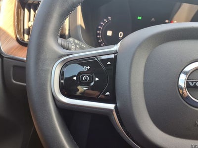 2023 Volvo XC60 B5 Ultimate Bright Theme