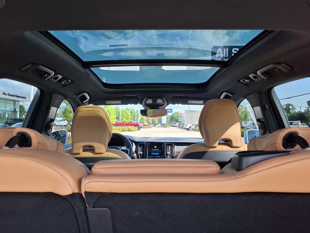 2023 Volvo XC60 B5 Ultimate Bright Theme