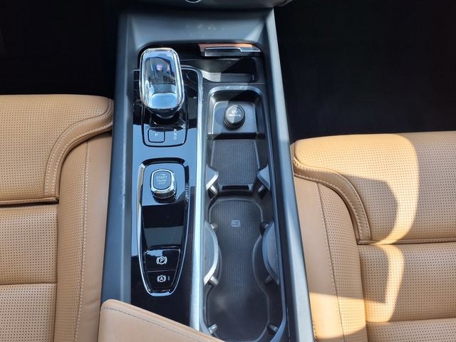 2023 Volvo XC60 B5 Ultimate Bright Theme