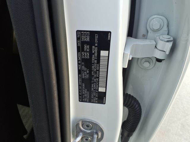 2023 Volvo XC60 B5 Ultimate Bright Theme