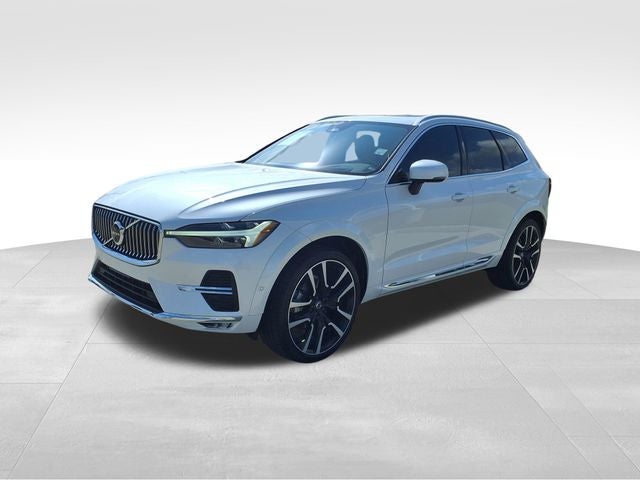 2023 Volvo XC60 B5 Ultimate Bright Theme
