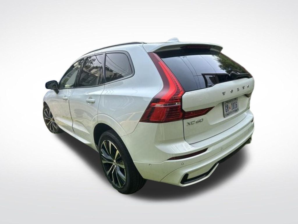 2024 Volvo XC60 B5 Plus Dark Theme