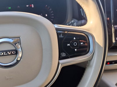 2024 Volvo XC60 B5 Plus Dark Theme