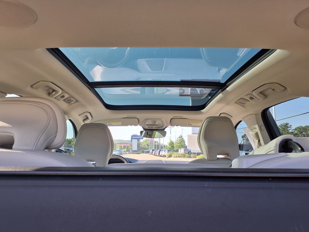 2024 Volvo XC60 B5 Plus Dark Theme