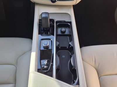 2024 Volvo XC60 B5 Plus Dark Theme