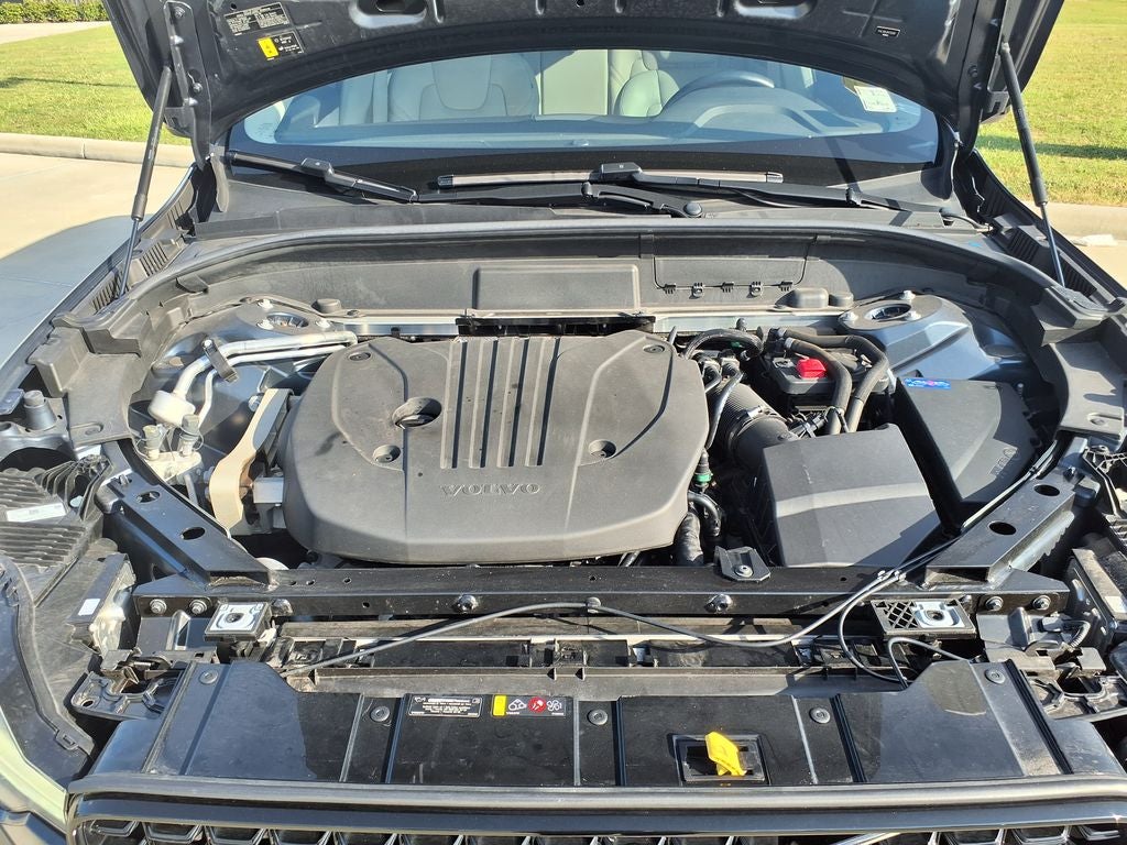 2024 Volvo XC60 B5 Plus Dark Theme
