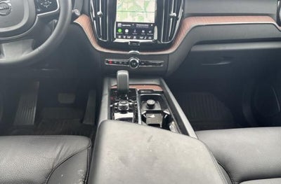 2024 Volvo XC60 B5 Plus Dark Theme