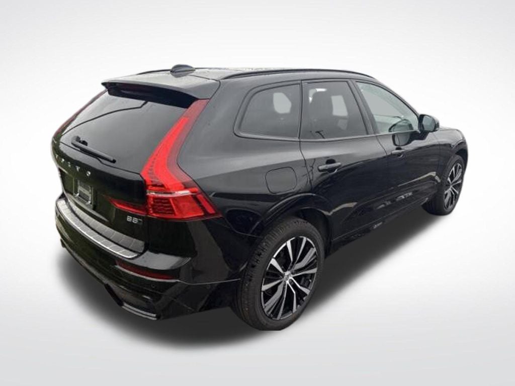2024 Volvo XC60 B5 Plus Dark Theme
