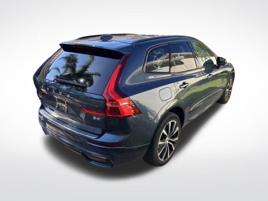 2023 Volvo XC60 B5 Plus Dark Theme
