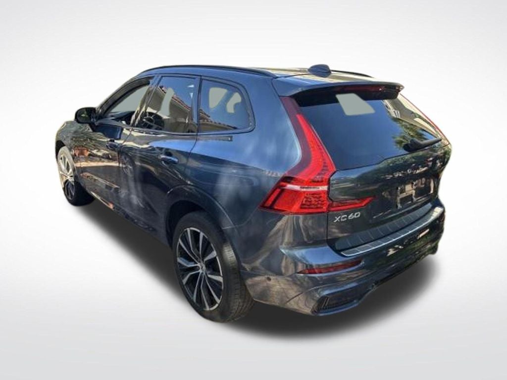 2023 Volvo XC60 B5 Plus Dark Theme