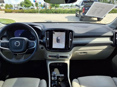 2023 Volvo XC40 B5 Plus Bright Theme