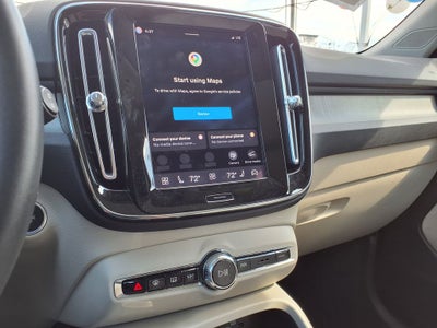 2023 Volvo XC40 B5 Plus Bright Theme
