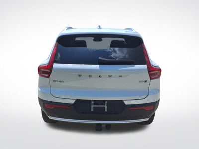 2024 Volvo XC40 B5 Plus Bright Theme