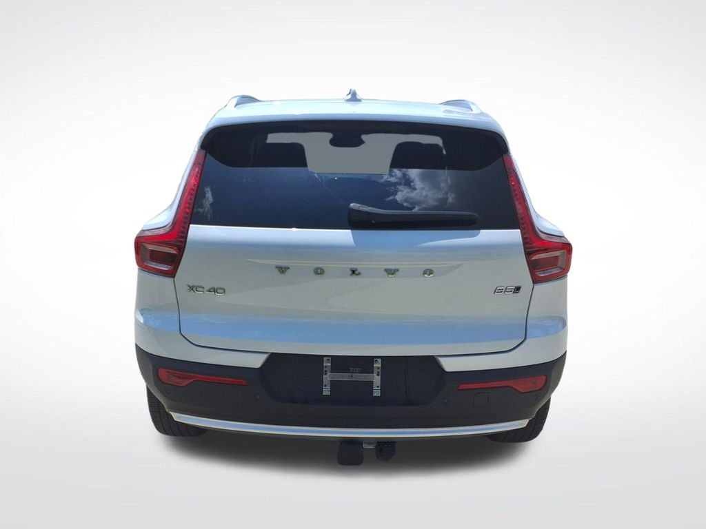2024 Volvo XC40 B5 Plus Bright Theme