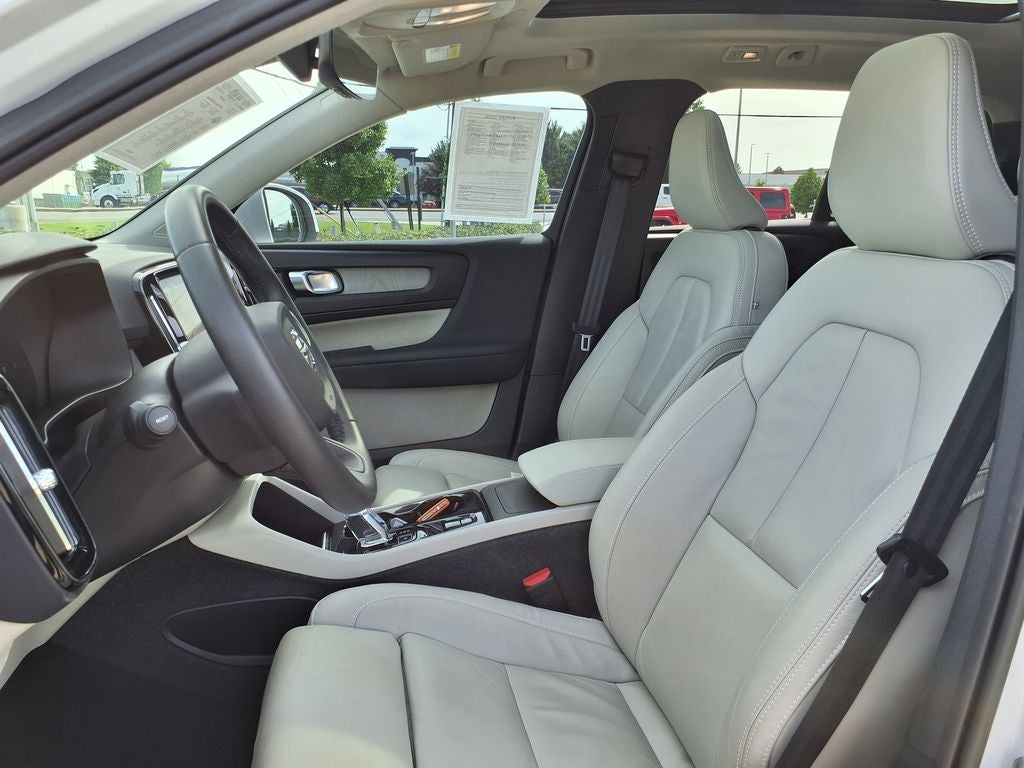 2023 Volvo XC40 Ultimate