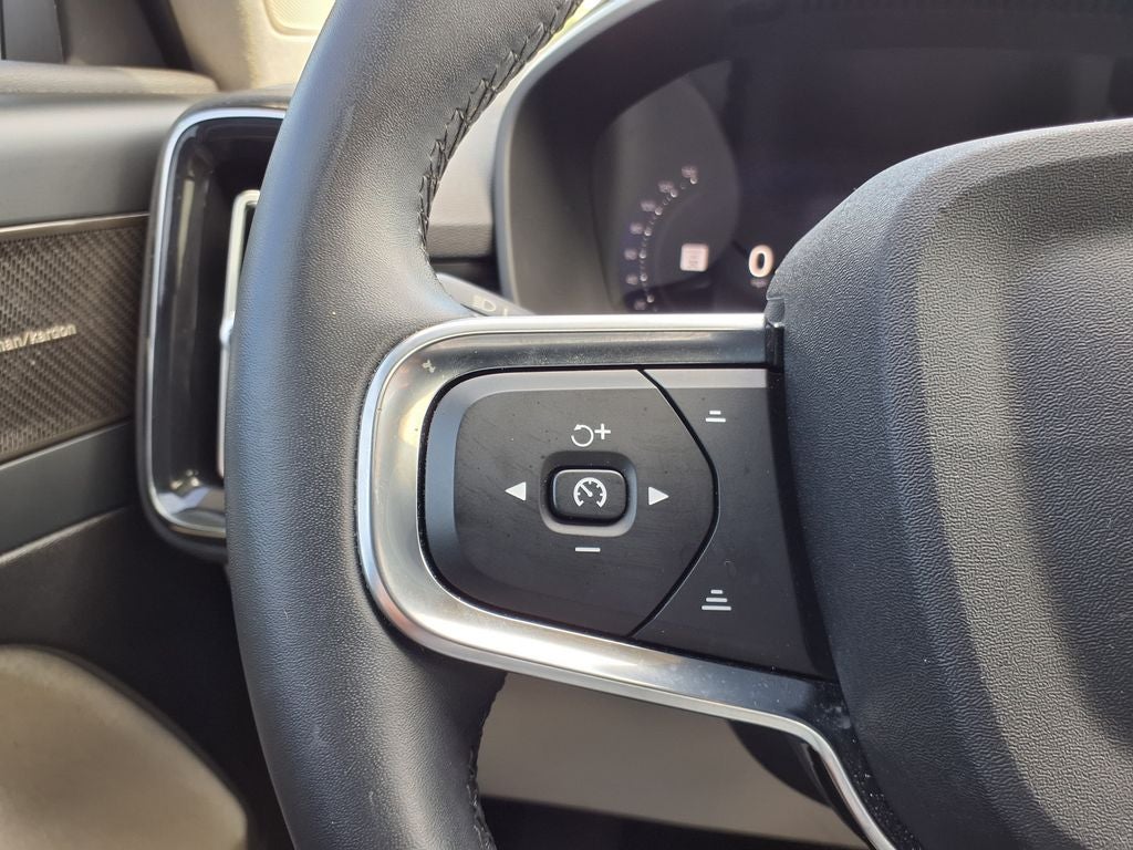 2023 Volvo XC40 Ultimate