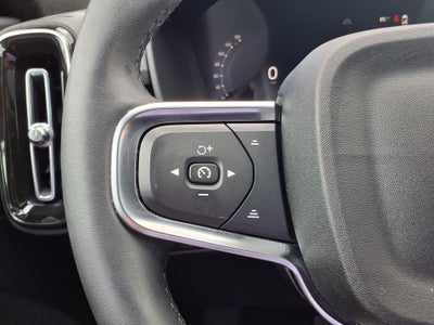 2023 Volvo XC40 B5 Plus Dark Theme