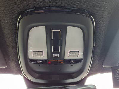 2023 Volvo XC40 B5 Plus Dark Theme