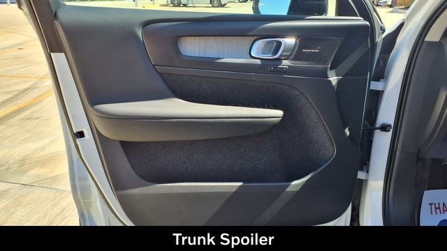 2023 Volvo XC40 B5 Plus Dark Theme