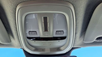 2023 Volvo XC40 B5 Plus Dark Theme