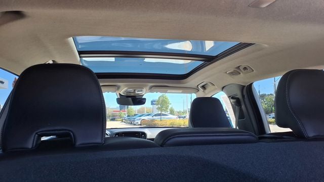 2023 Volvo XC40 B5 Plus Dark Theme