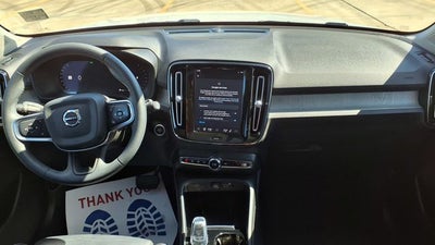 2023 Volvo XC40 B5 Plus Dark Theme