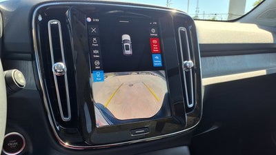 2023 Volvo XC40 B5 Plus Dark Theme