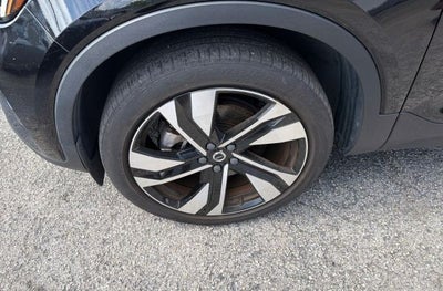 2023 Volvo XC40 B5 Plus Dark Theme