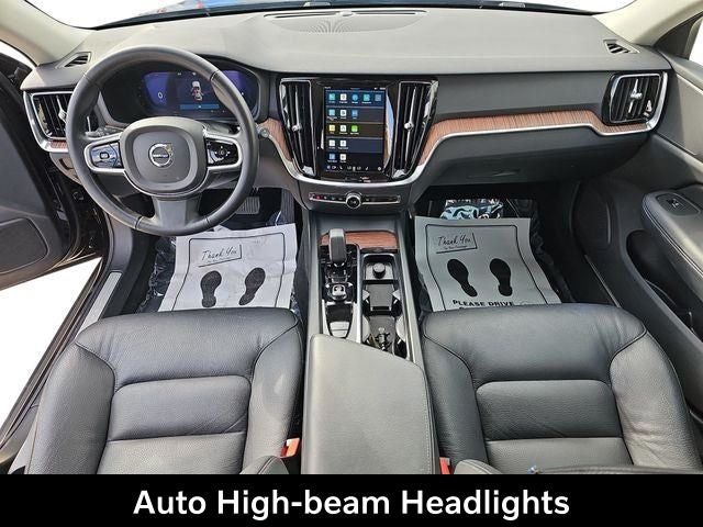 2025 Volvo V60 Cross Country B5 Plus