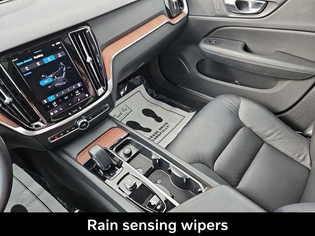 2025 Volvo V60 Cross Country B5 Plus