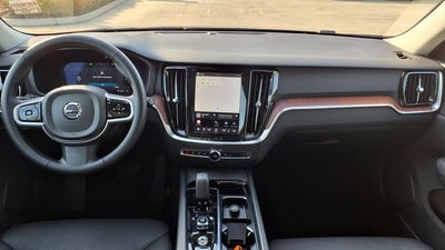 2025 Volvo V60 Cross Country B5 Plus