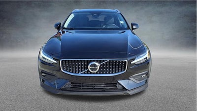 2025 Volvo V60 Cross Country B5 Plus