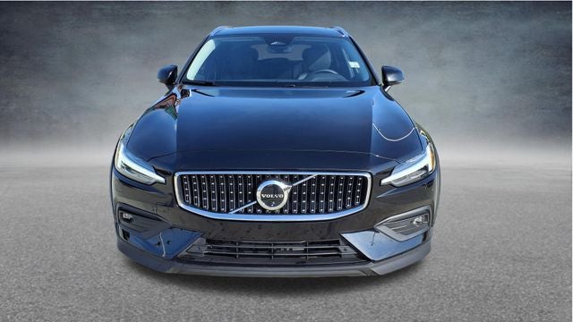 2025 Volvo V60 Cross Country B5 Plus