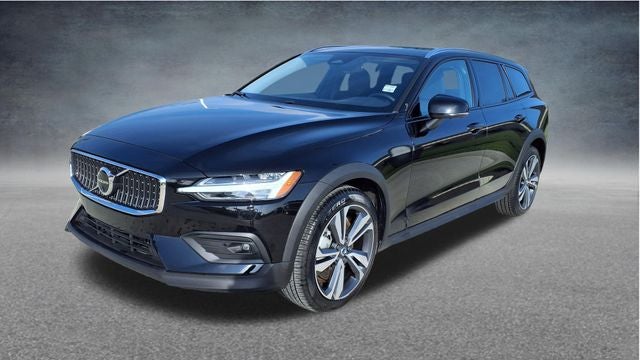 2025 Volvo V60 Cross Country B5 Plus