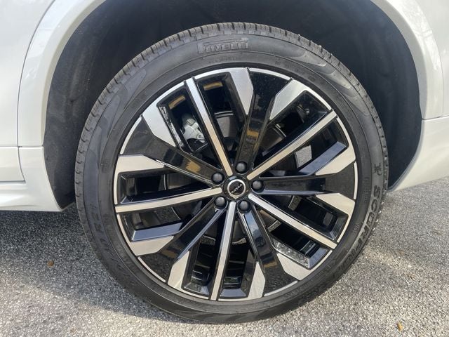 2026 Volvo XC90 B5 Plus