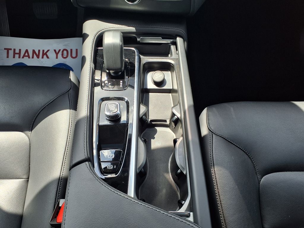 2025 Volvo XC90 B5 Core