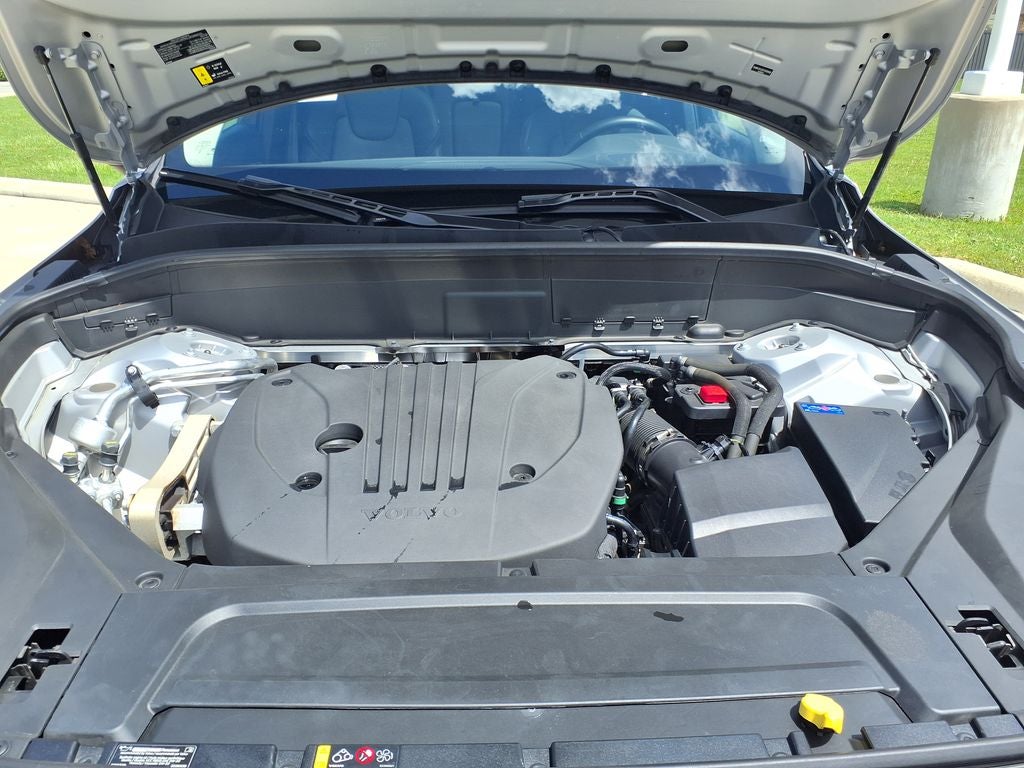 2025 Volvo XC90 B5 Core