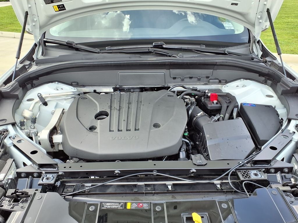 2025 Volvo XC60 B5 Plus