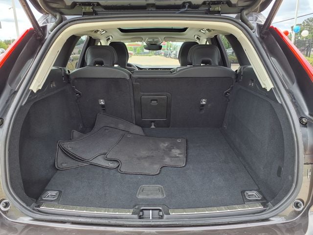2025 Volvo XC60 B5 Plus