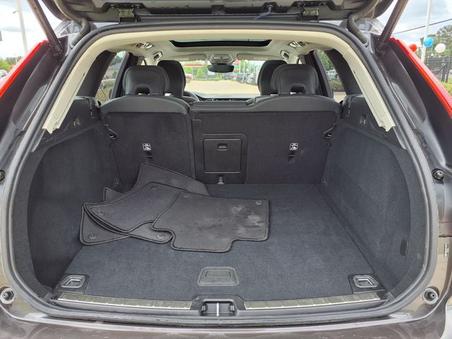 2025 Volvo XC60 B5 Plus