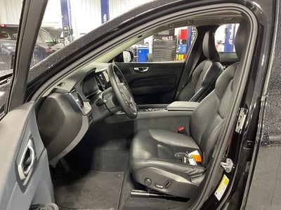 2025 Volvo XC60 B5 Core